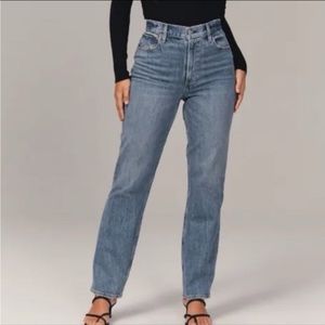 Abercrombie Curve Love 90s Straight High Rise Jeans